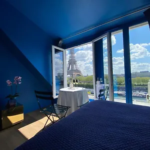  Apartment Eiffel Tower Romantic View