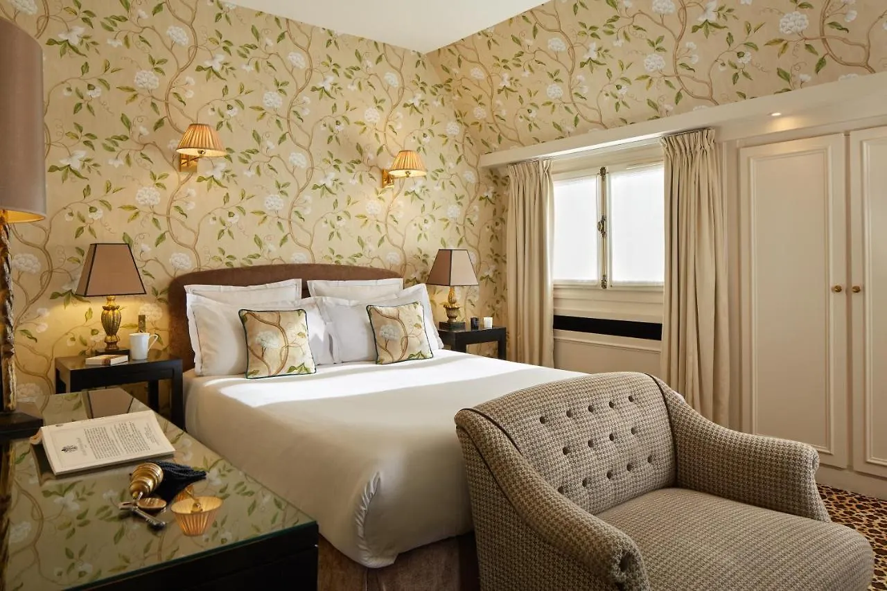 Hotel West-End Paris 4*,